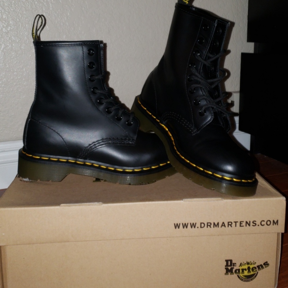 Dr.Martens 8 eye smooth